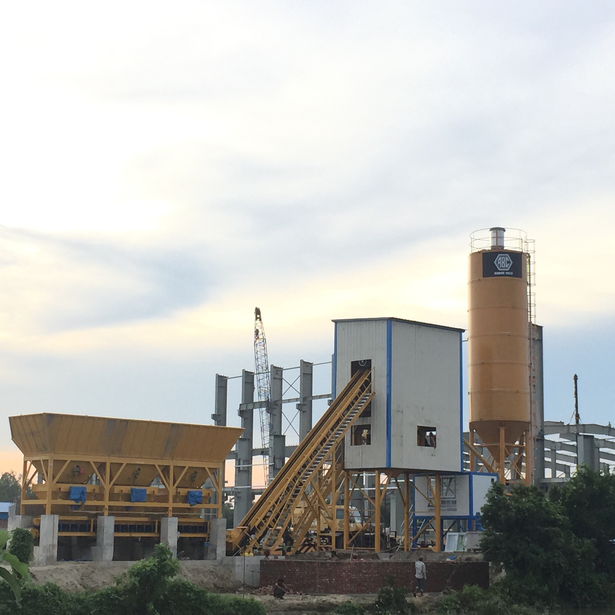 60m3 batching plant unloading di lokasi kerja 2